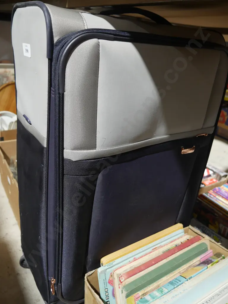 Suitcase Image 1++
