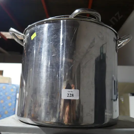 Preserving pot