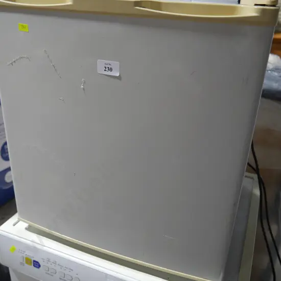 Bar fridge