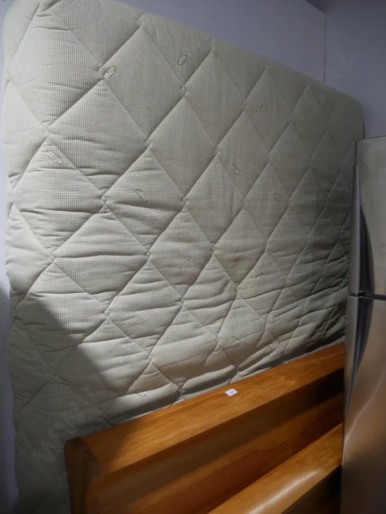 Slat queen bed , mattress Image 1++