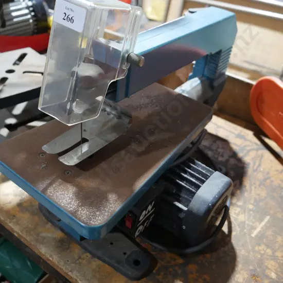 Powered hacksaw