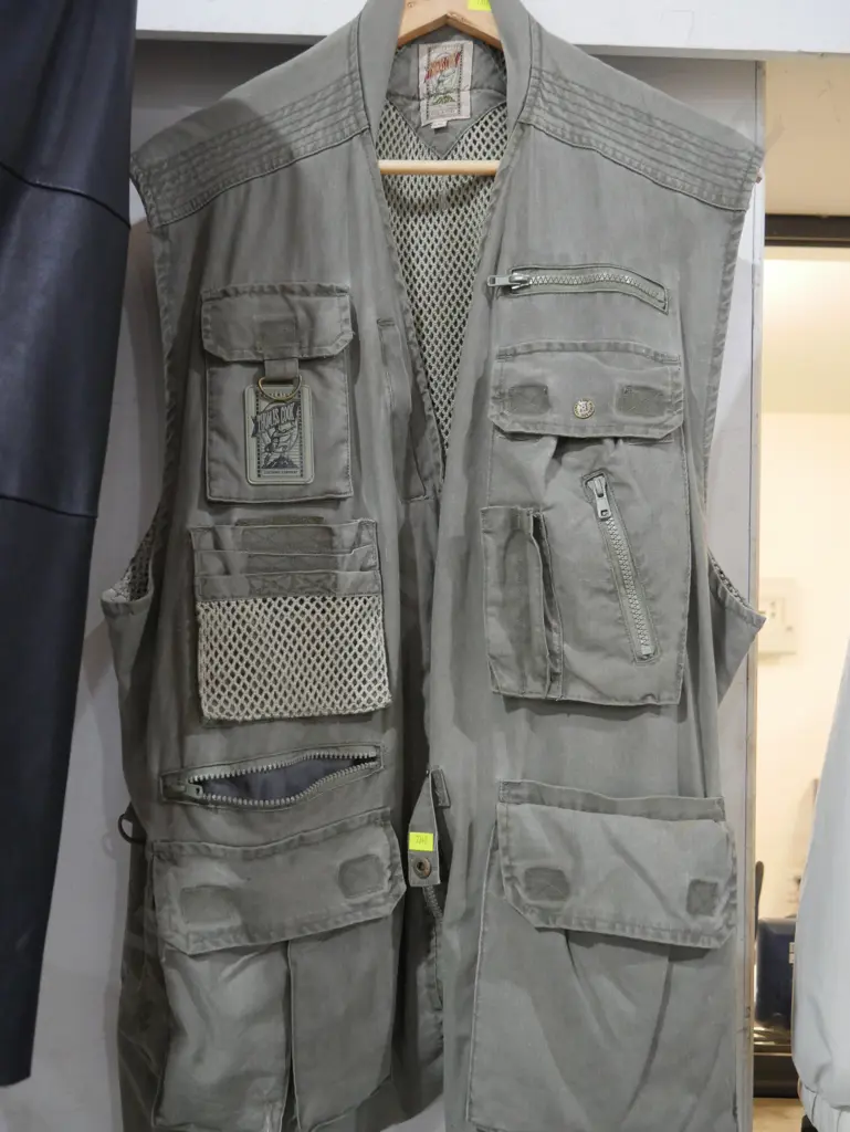 Fishing vest Image 1++