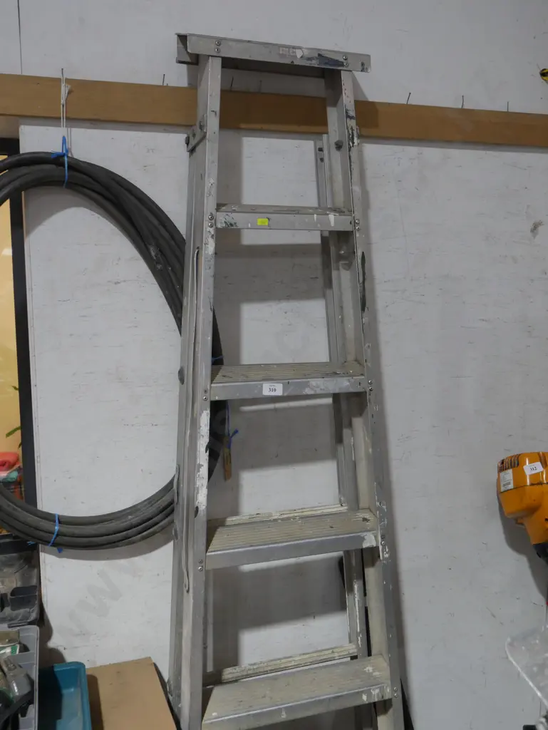 Aluminium extension ladder Image 1++