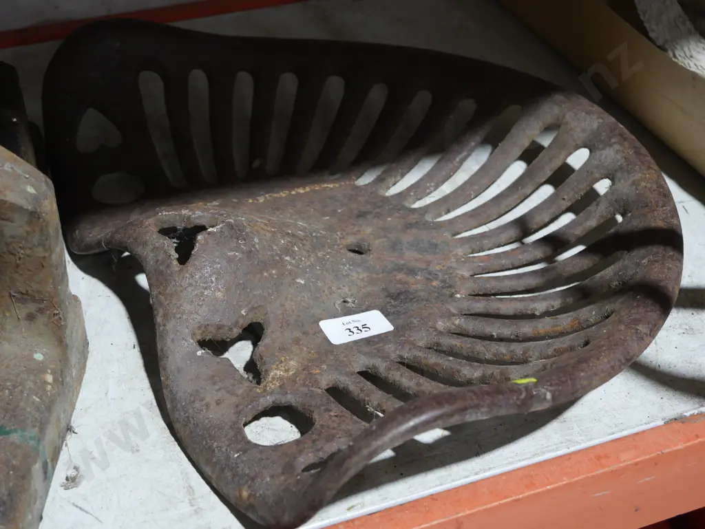 Tractor seat Image 1++