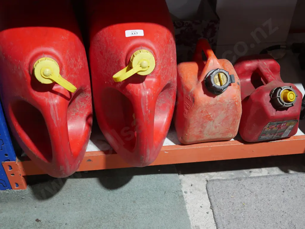 4 petrol cans Image 1++