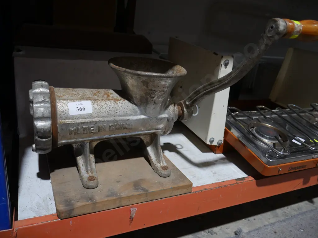 Large mincer Image 1++