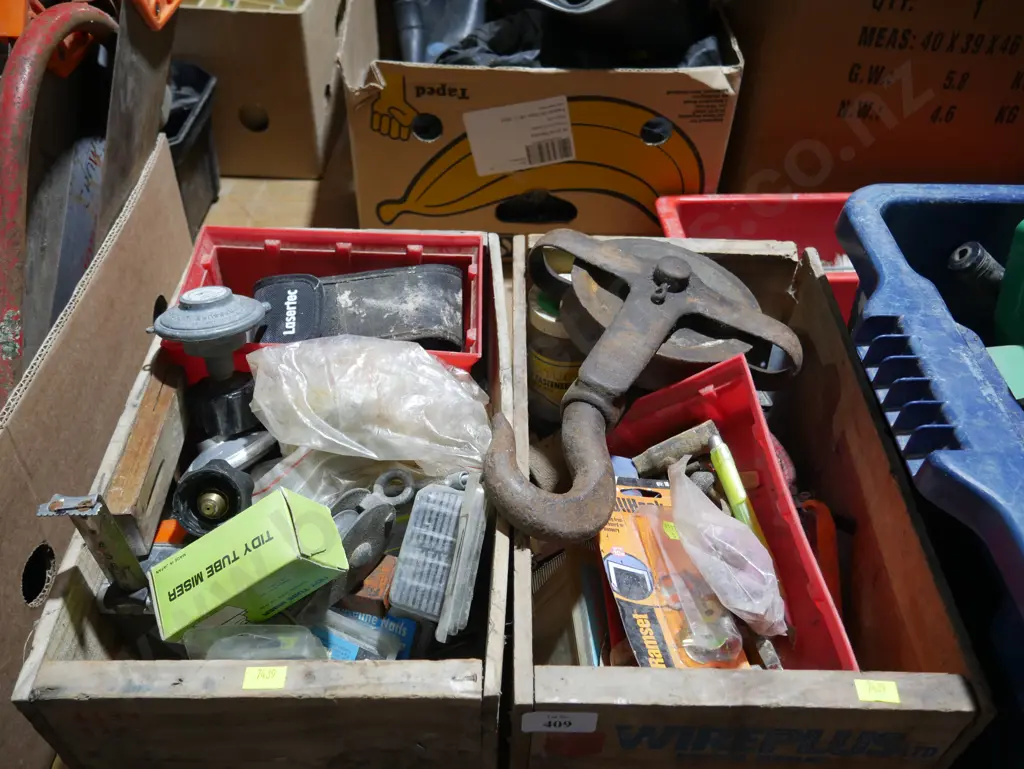 2 boxes tool sundries Image 1++