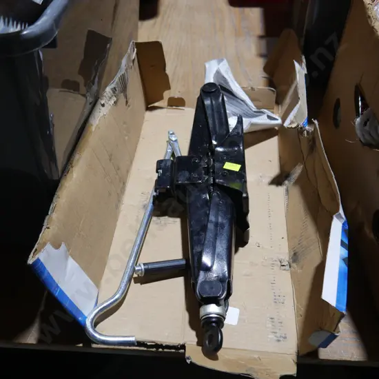 Scissor jack