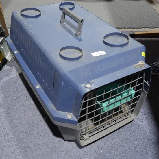 Cat cage