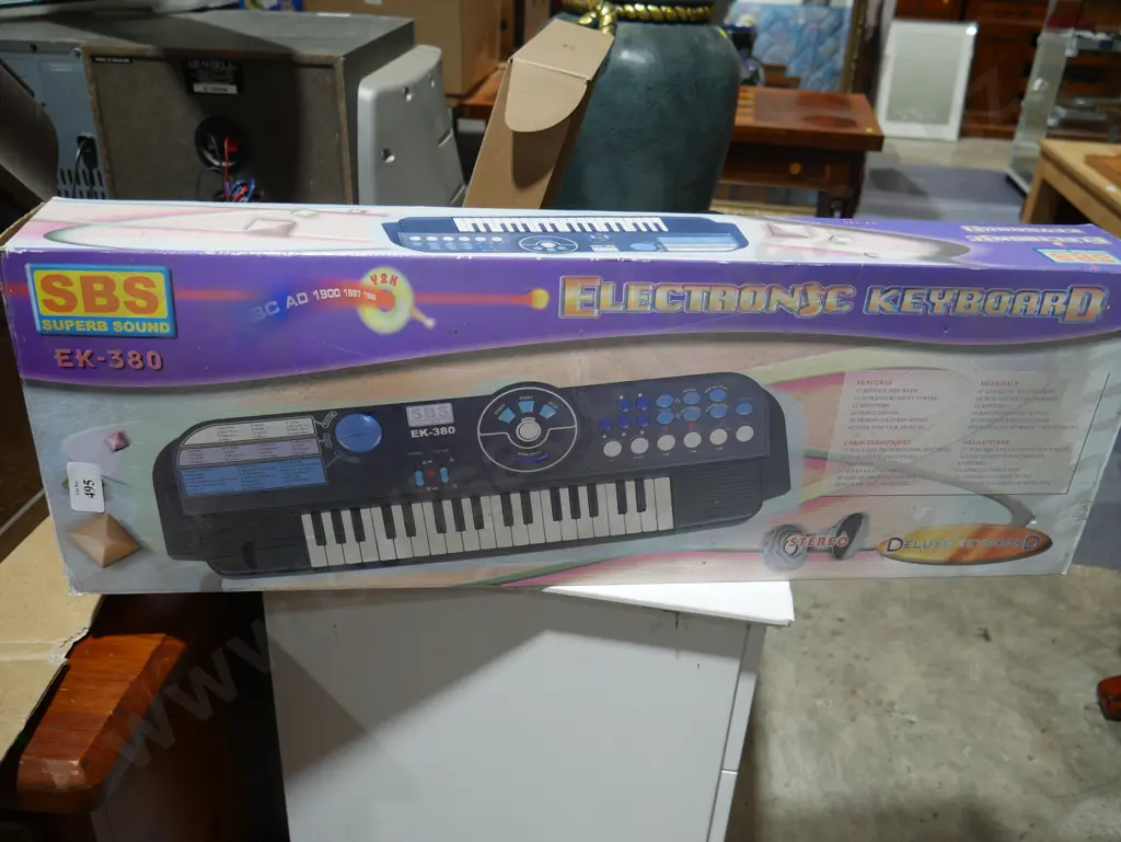 Electric keyboard Image 1++