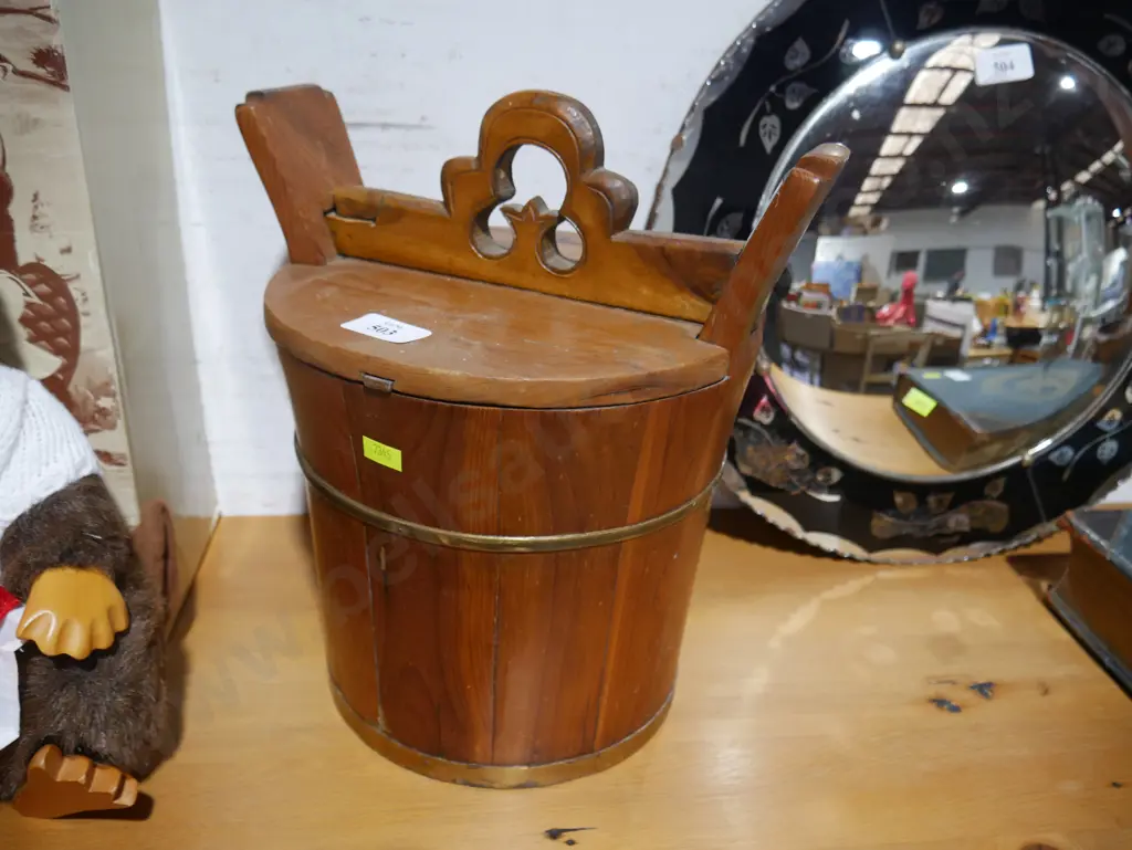 Chinese teapot carrier Image 1++