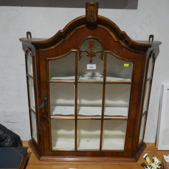 Ornament cabinet