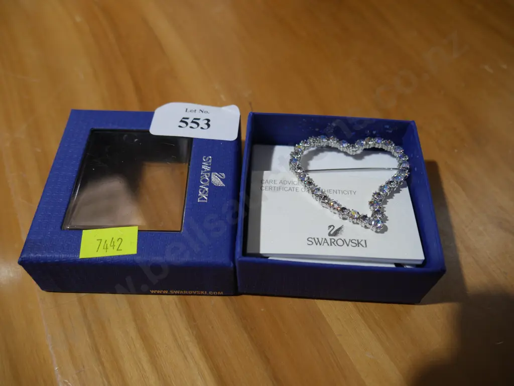 Swarovski brooch Image 1++