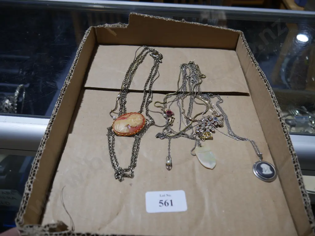 Necklaces Image 1++