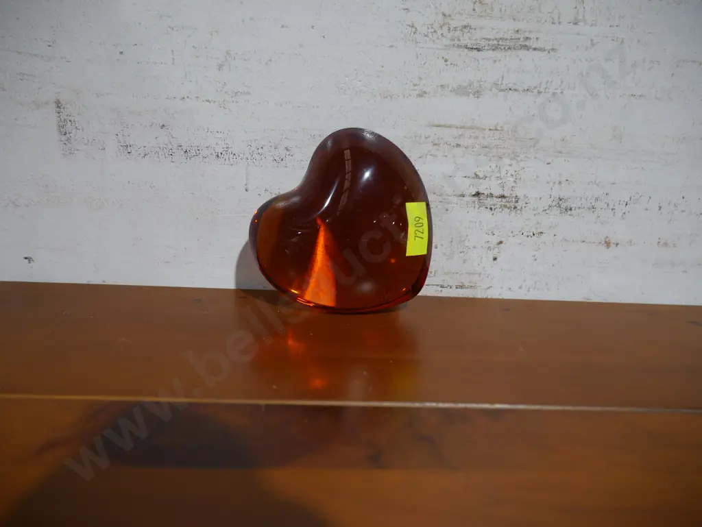 Heart shape paperweight Image 1++