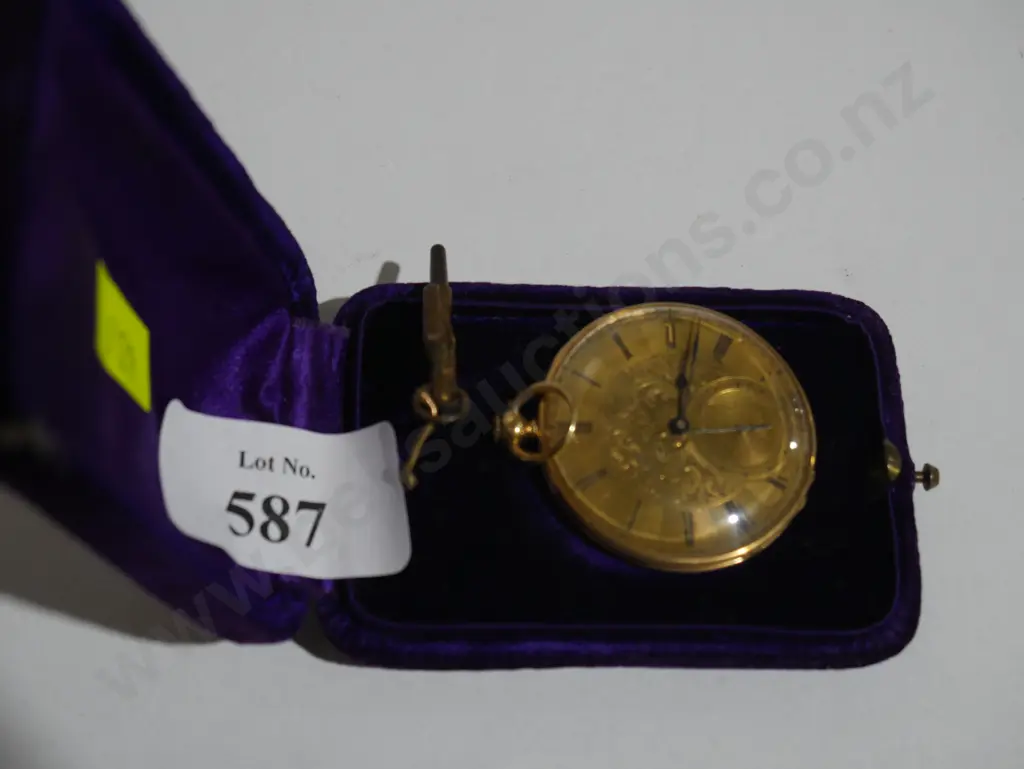 Gold pocket watch Image 1++