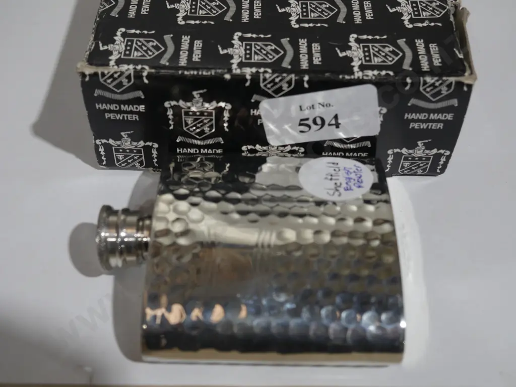 Pewter hip flask Image 1++