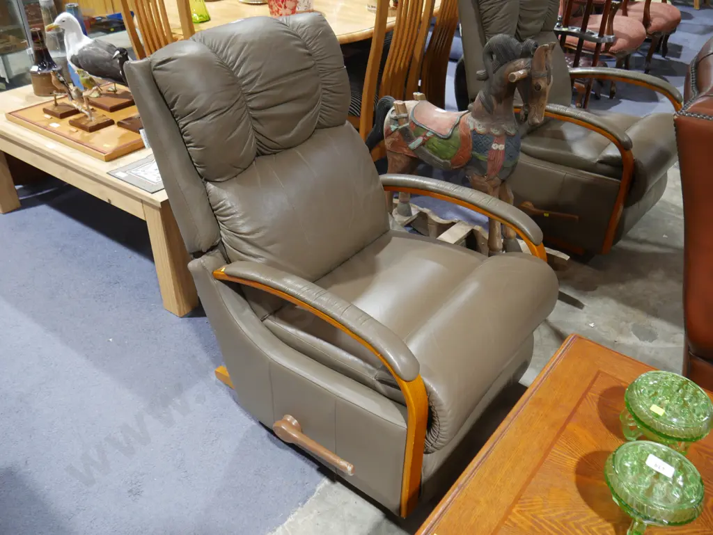 Pr lazy z Boy recliner chairs Image 1++