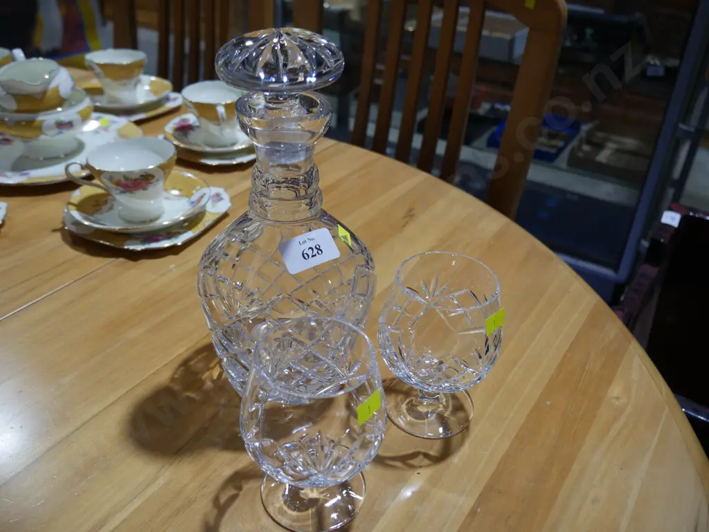 Crystal decanter and glasses Image 1++