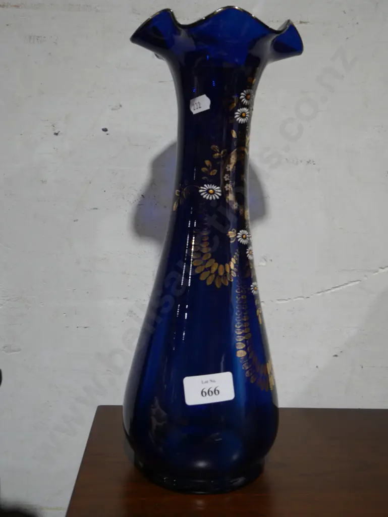 Blue glass vase Image 1++