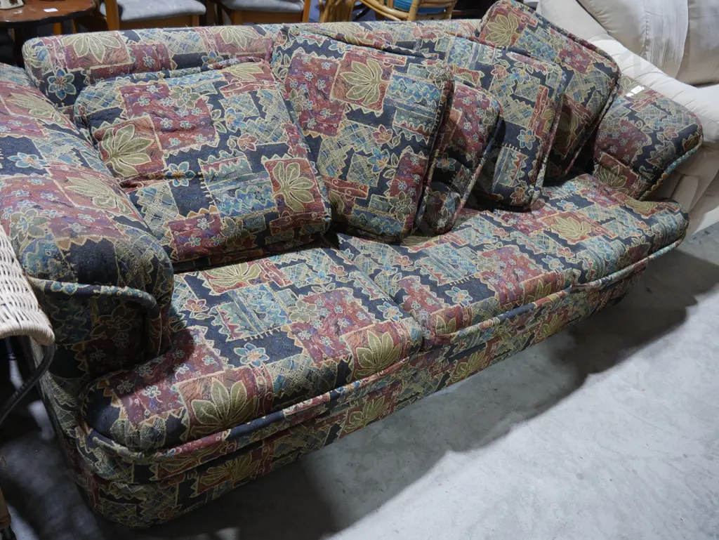 Divan couch Image 1++
