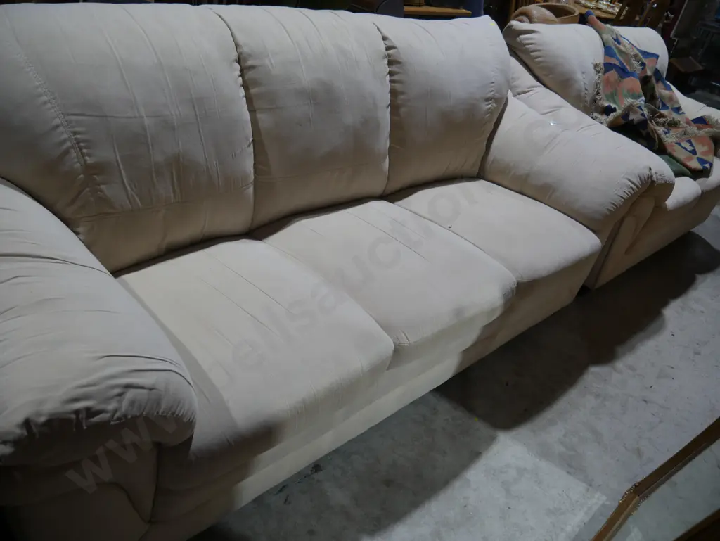Pr of couches Image 1++
