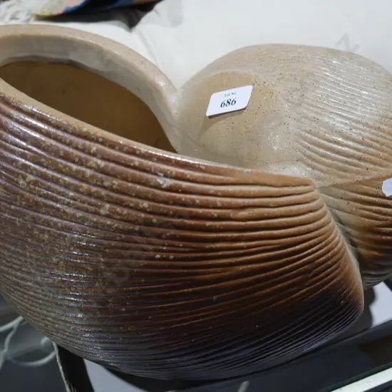 Pottery shell