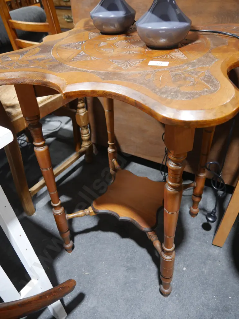Carved occ. Table Image 1++