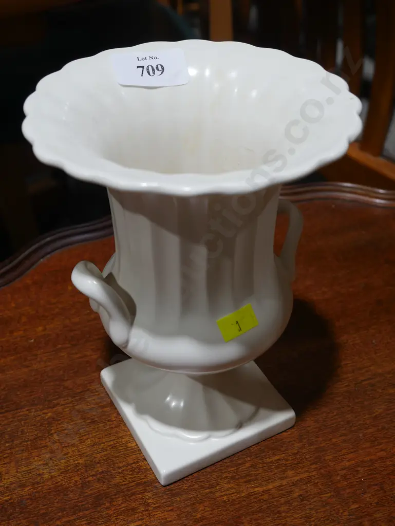 Beswick vase Image 1++