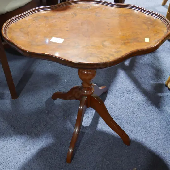 Wine table