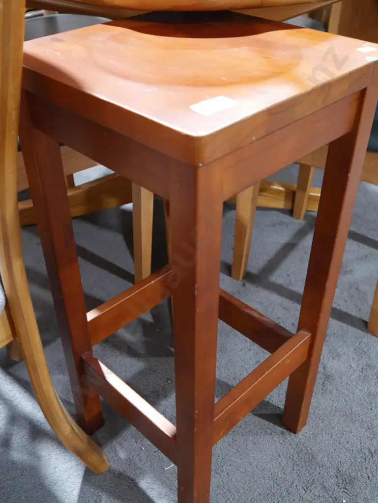 Stool Image 1++