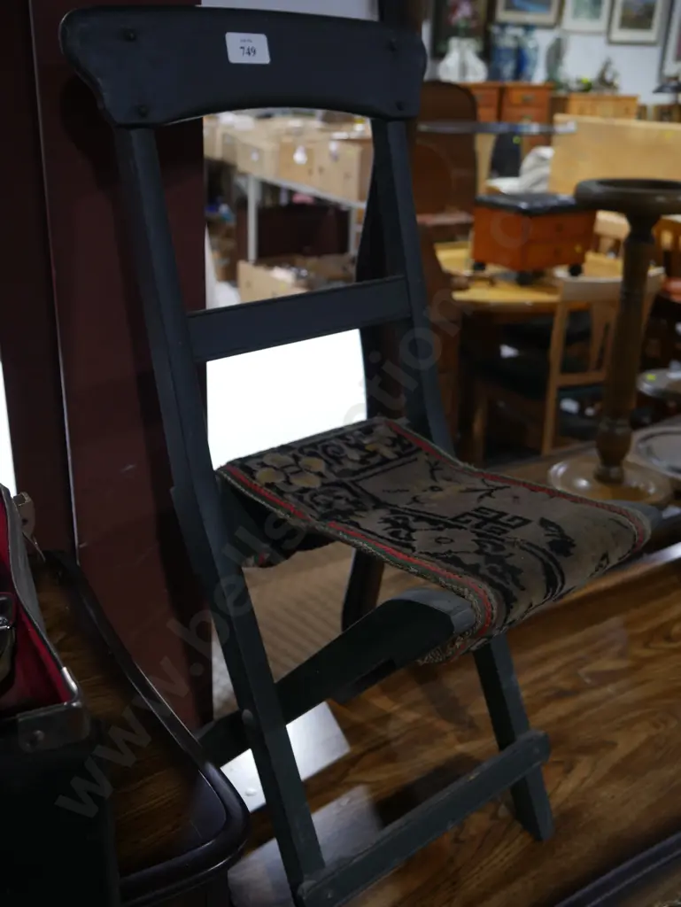 Folding chair Image 1++
