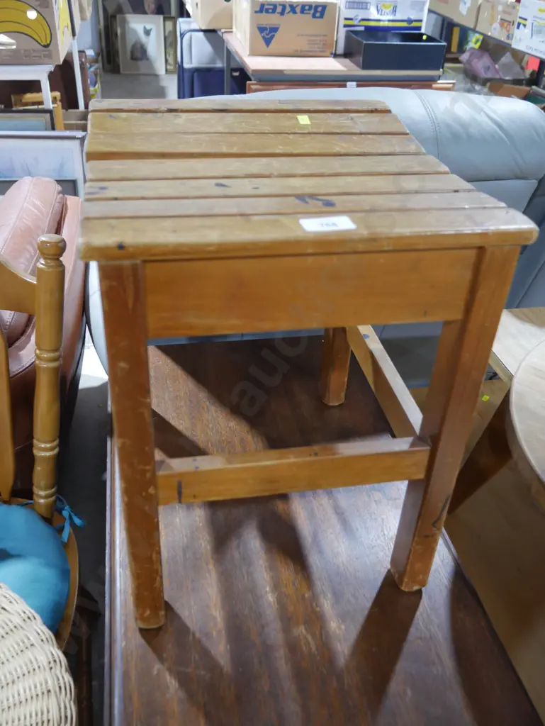 Stool Image 1++