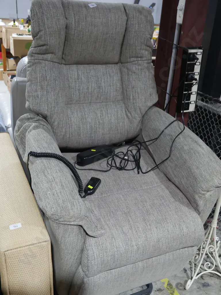 Electric recliner lift chair Image 1++