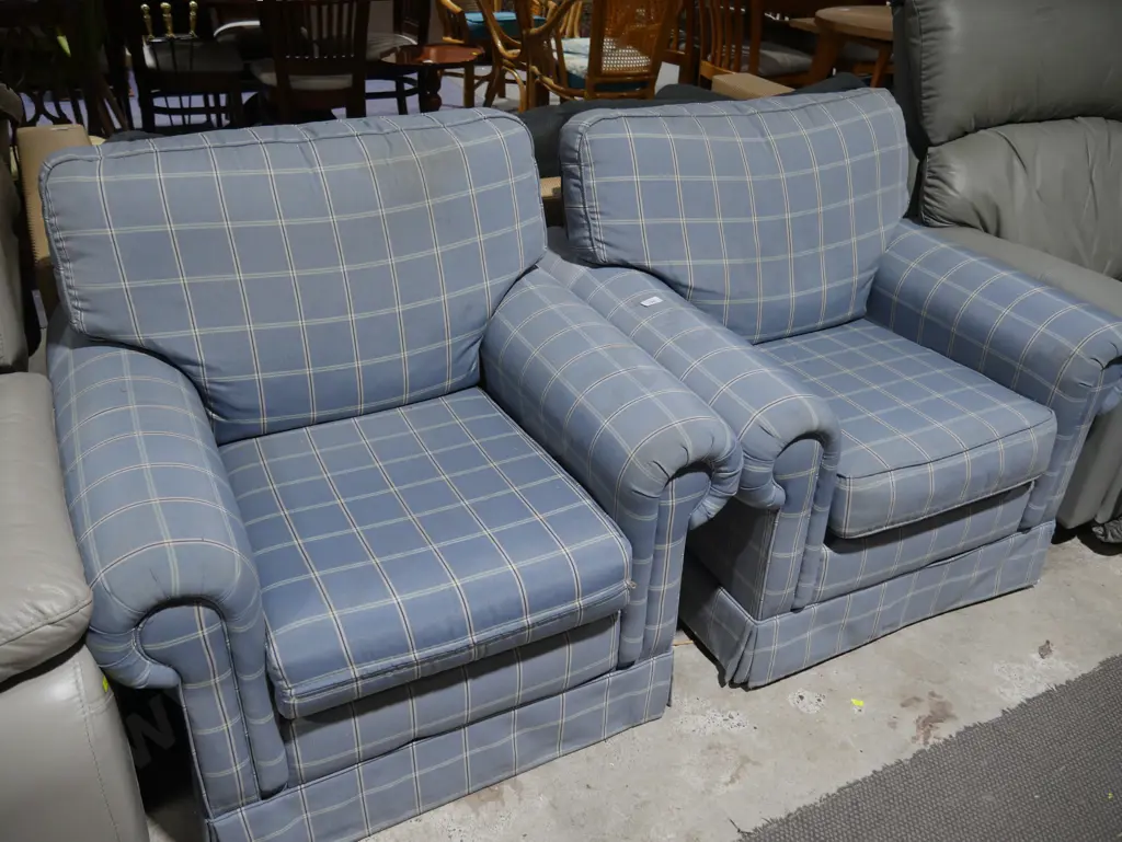 Pr arm chairs Image 1++