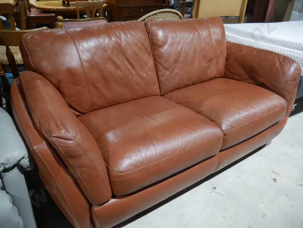 Leather couch Image 1++
