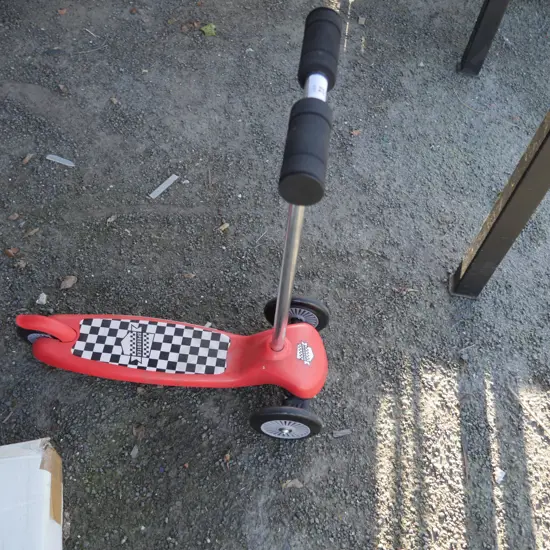 Childs scooter