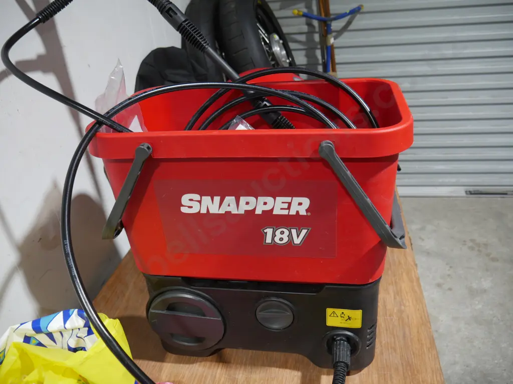 Snapper bucket water blaster Image 1++