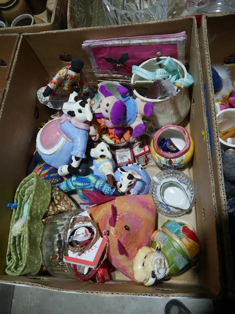 Cow teapot set etc Image 1++