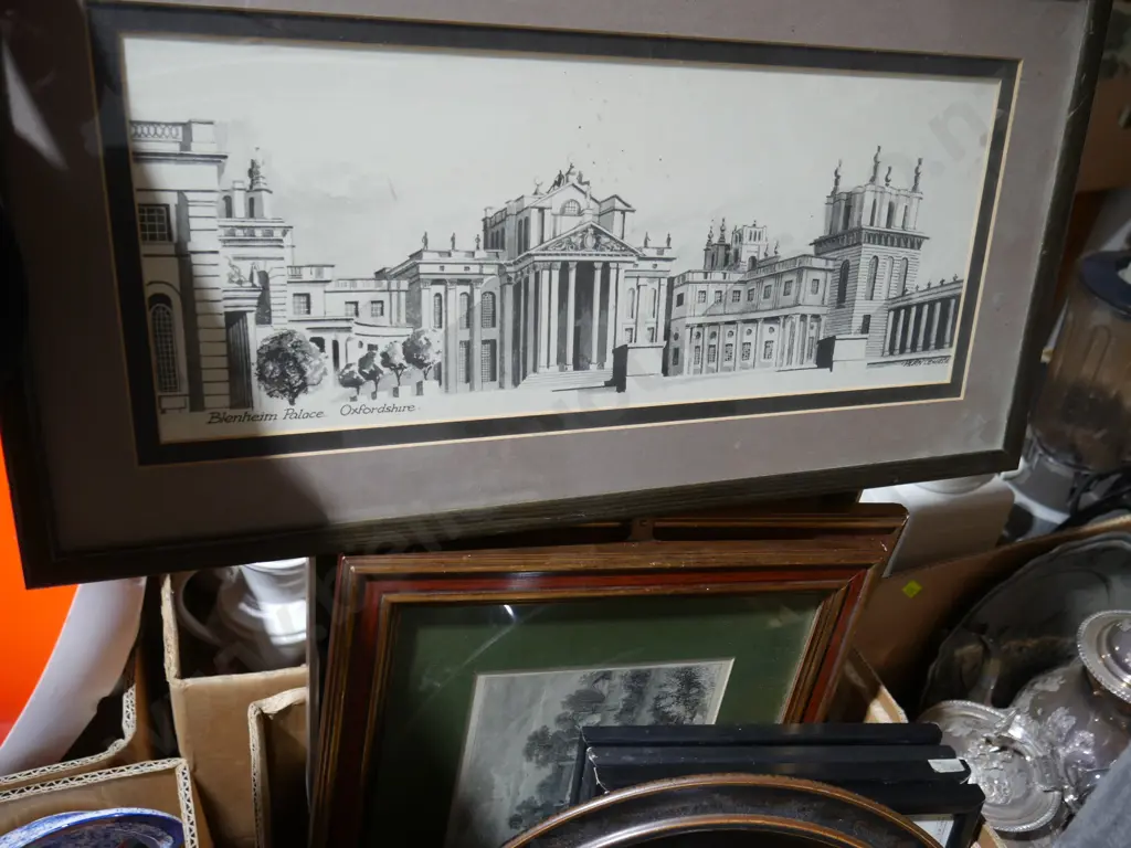 Table lamps, artwork etc Image 1++