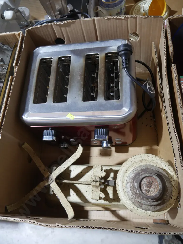 Toaster, scale Image 1++