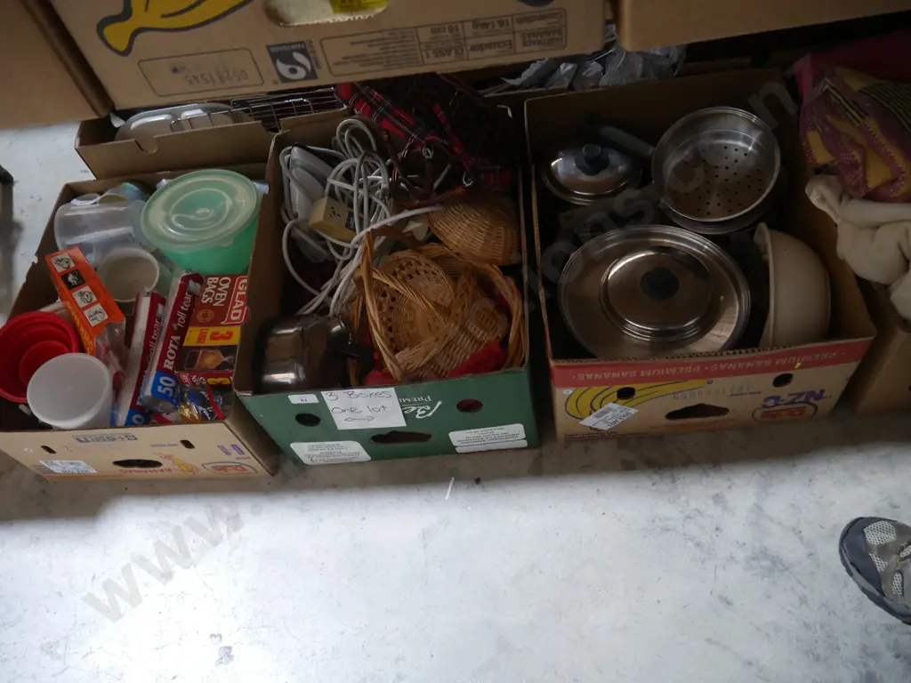3 boxes of kitchenware etc Image 1++