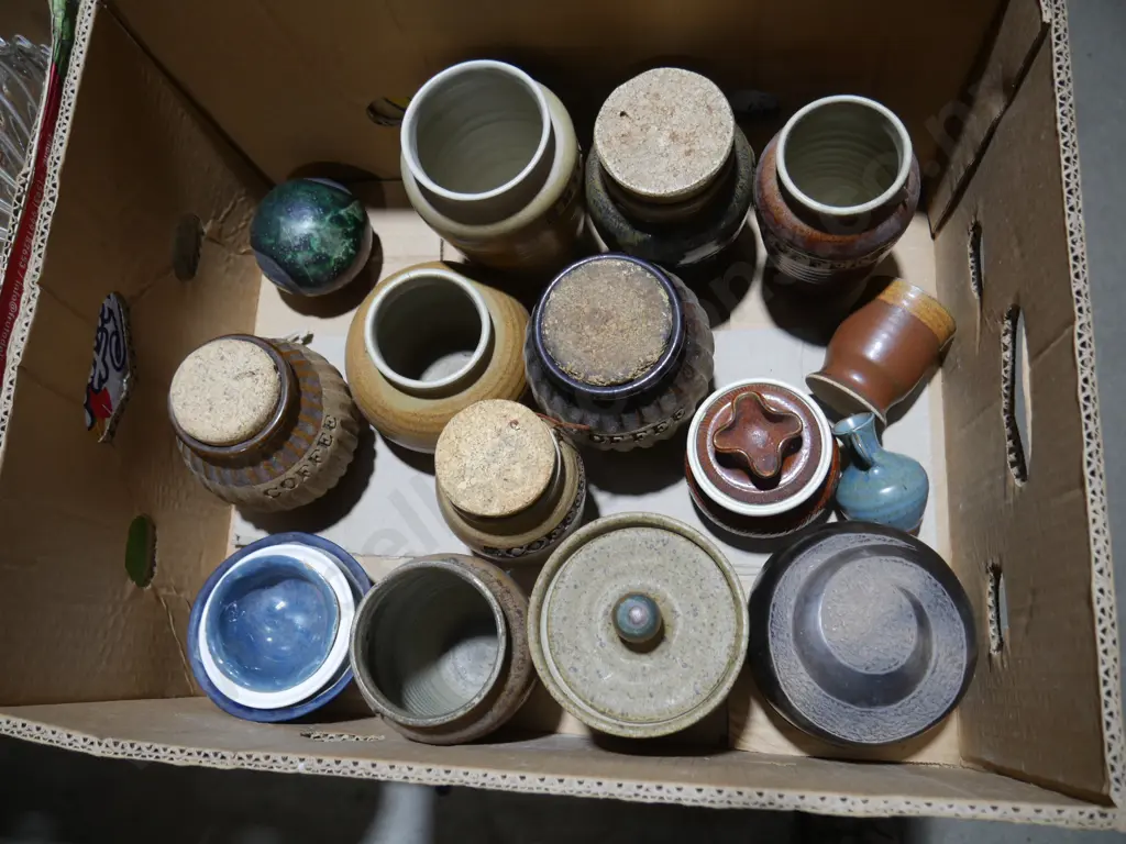 Pottery containers Image 1++