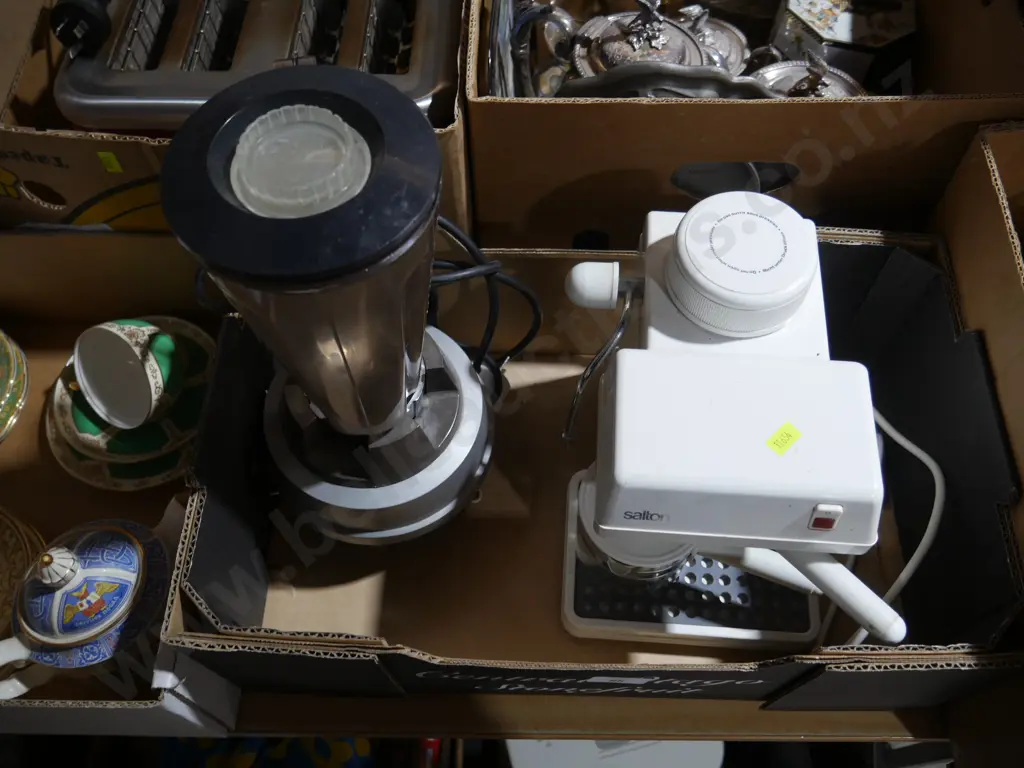 Coffee maker, blender Image 1++