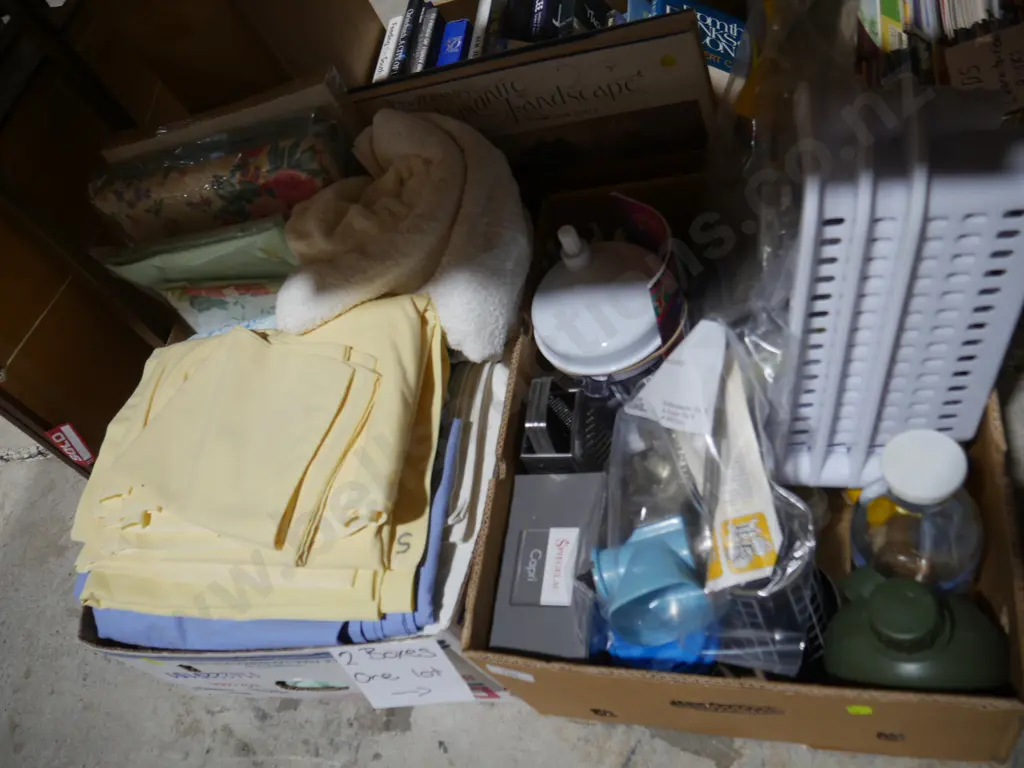 2 boxes of linen, kitchenware etc Image 1++