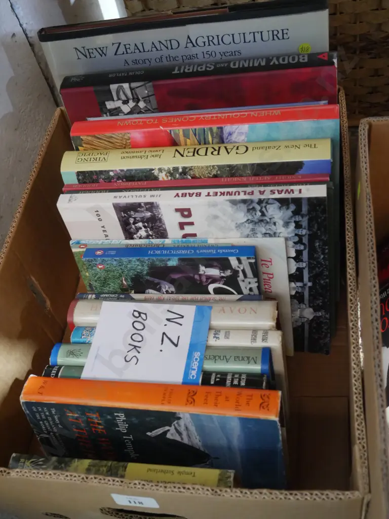 New Zealand books Image 1++