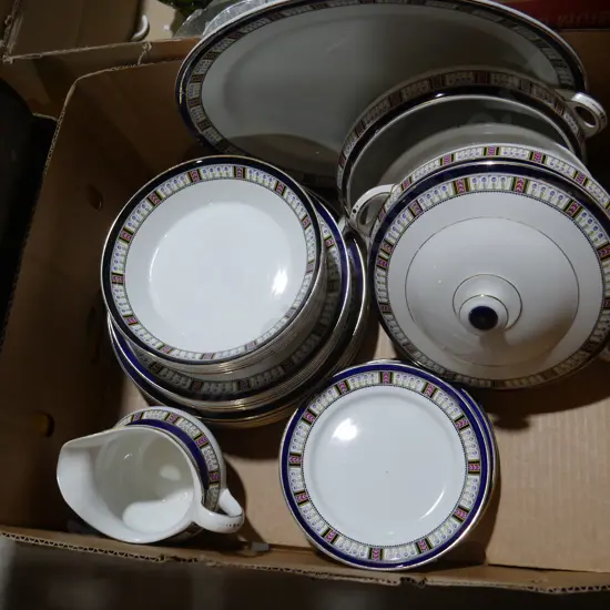 Leighton pottery dinner set
