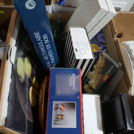 Boxed kitchenware