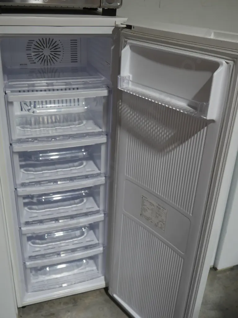 Mitsubishi freezer Image 1++