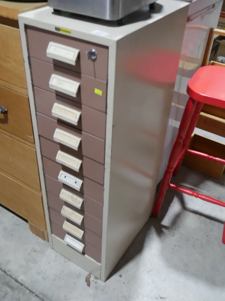 Metal filing drawers Image 1++